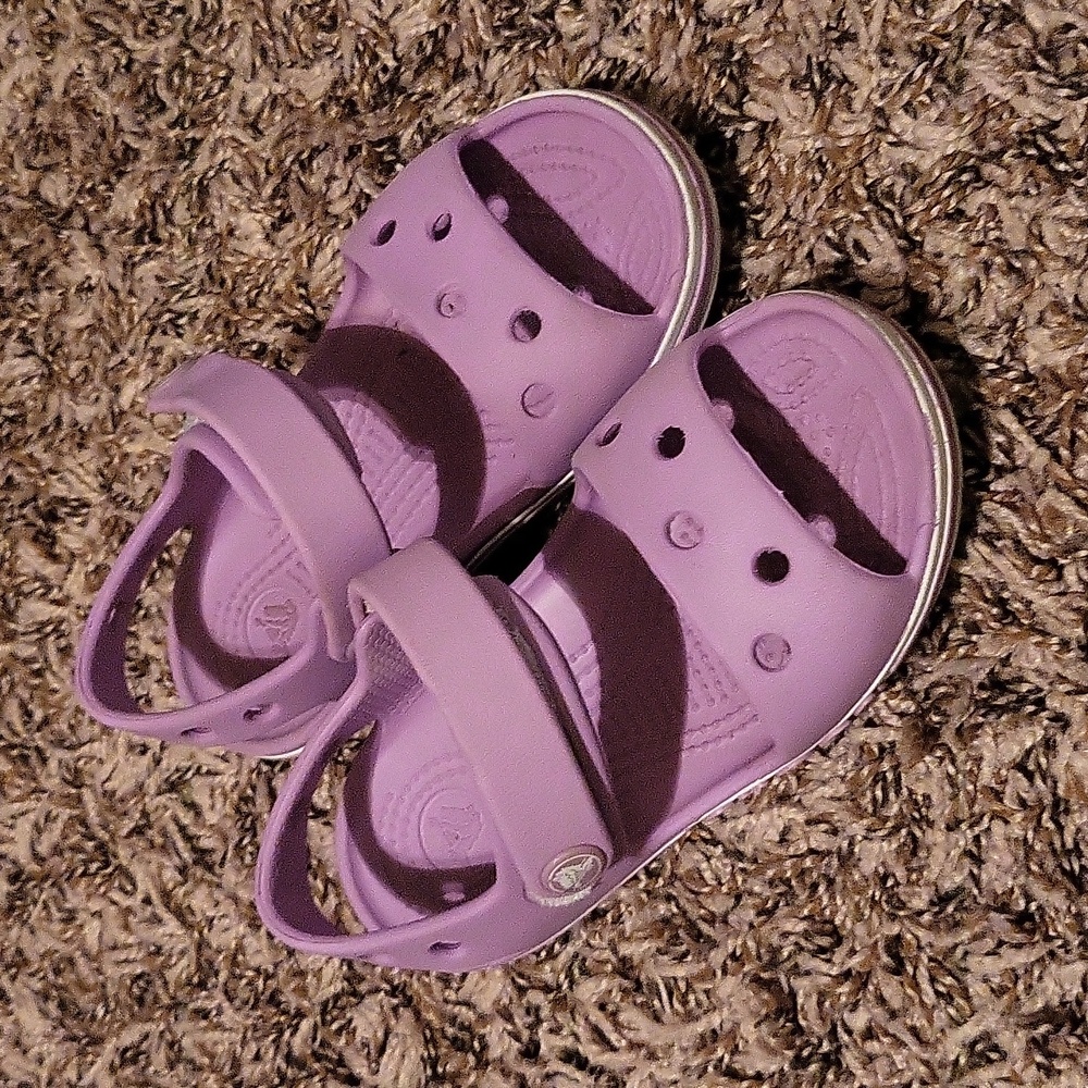 Toddler crocs